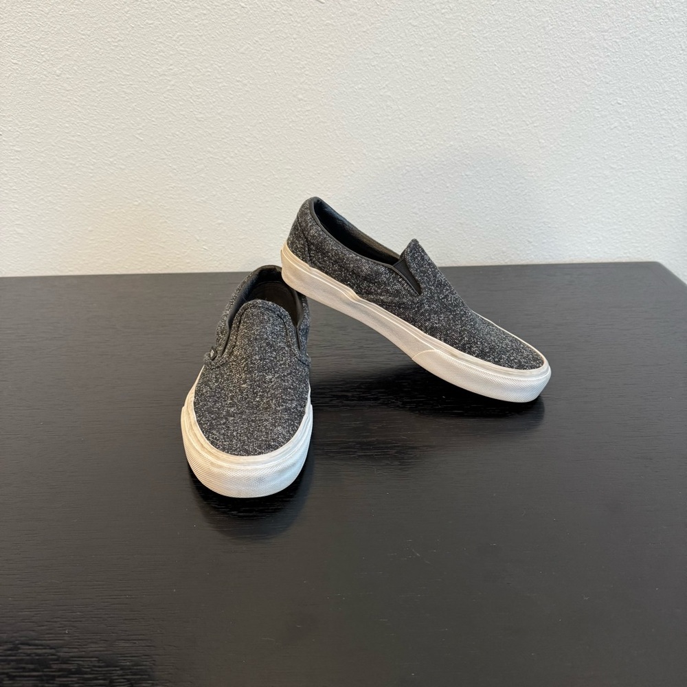 VAN’s Women’s Slip-On Sneakers